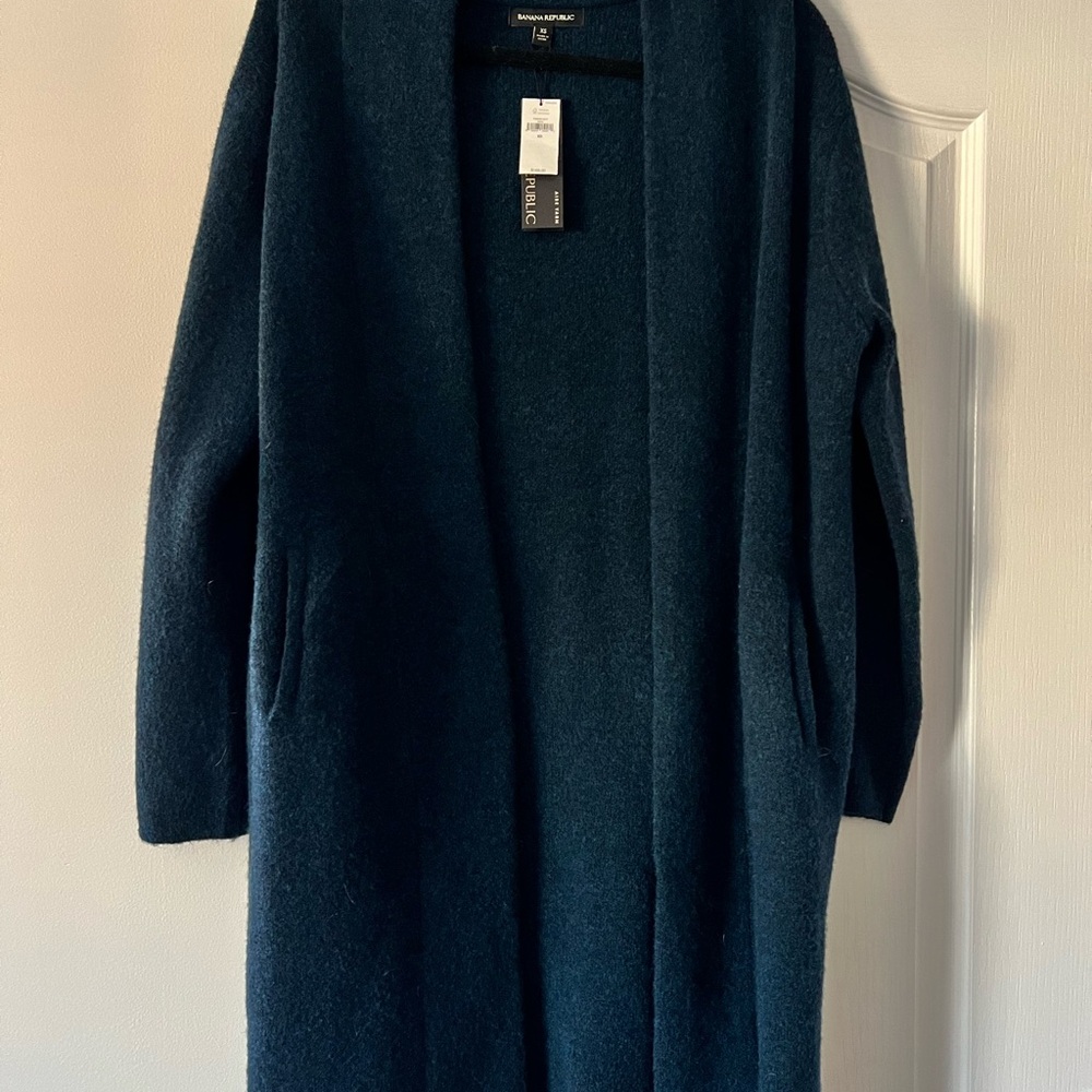 NWT WOOL BANANA REPUBLIC